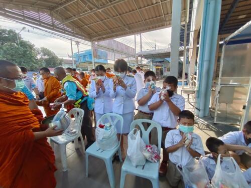 08 11 kratong160