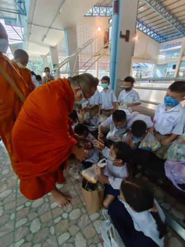 08 11 kratong176
