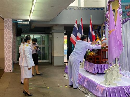LINE ALBUM วันเฉลิมพระชนมพรรษาสมเด็จพระบรมราชิน 69